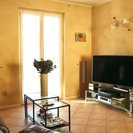 Cozy Haven דירה סירמיונה